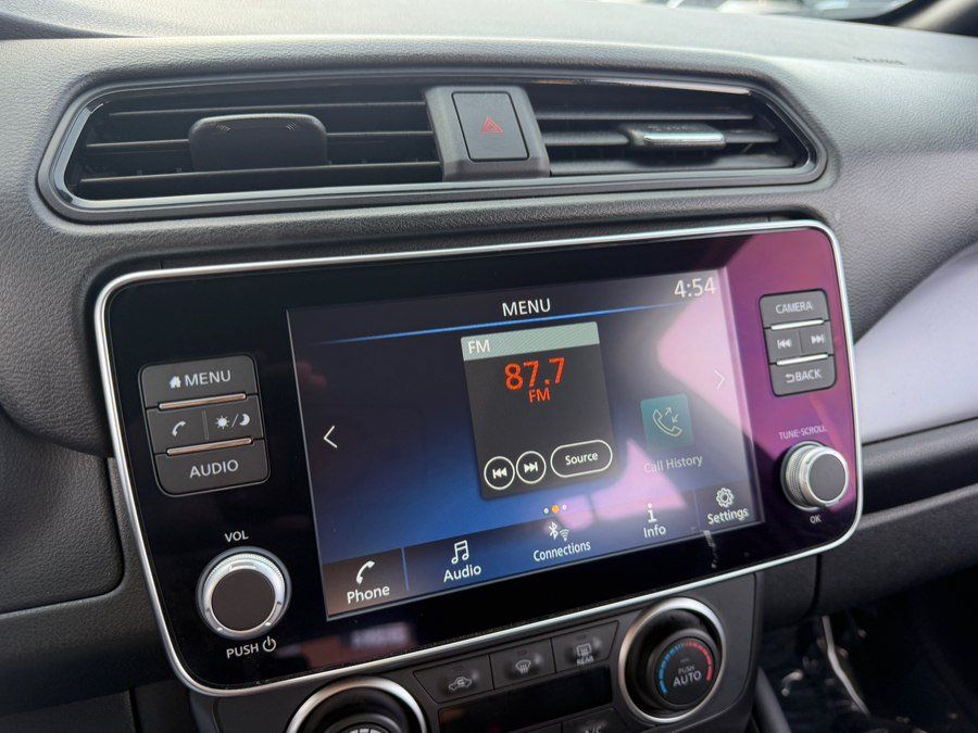 Used 2025 Nissan Leaf S FWD image 21