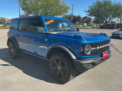 Used 2025 Ford Bronco Big Bend w/ Black Appearance Package AWD/4WD image 3