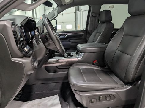 Used 2025 Chevrolet Silverado 2500 LTZ w/ Trail Boss Package AWD/4WD image 17