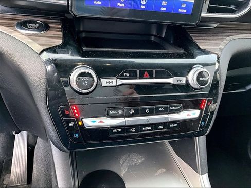 Used 2023 Ford Explorer Limited image 26