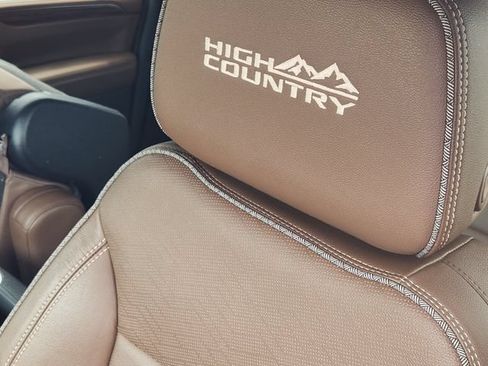 Used 2024 Chevrolet Suburban High Country w/ Premium Package AWD/4WD image 20