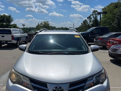 Used 2013 Toyota RAV4 XLE AWD/4WD image 11