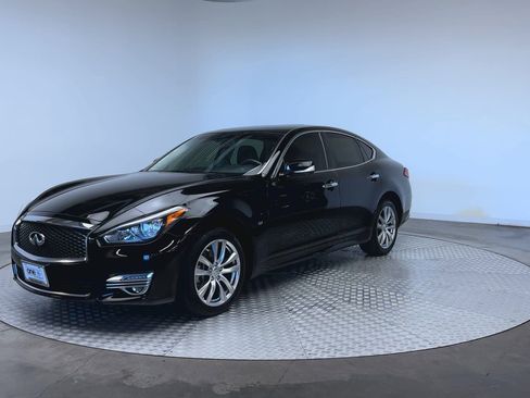 Used 2016 INFINITI Q70 3.7 AWD/4WD image 4