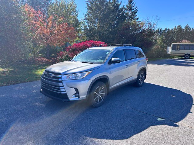 Used 2019 Toyota Highlander XLE AWD/4WD image 7