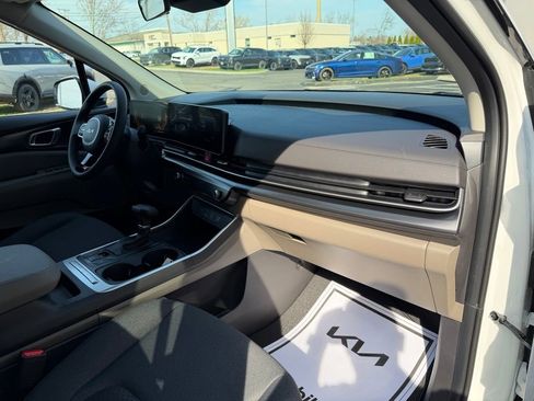 New 2026 Kia Carnival LX FWD image 13