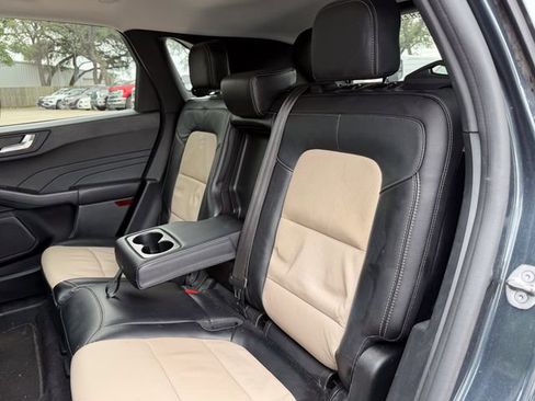 Used 2022 Ford Escape Titanium w/ Titanium Elite Package AWD/4WD image 18