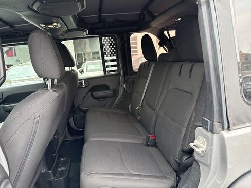 Used 2023 Jeep Wrangler Unlimited w/ Convenience Group image 9