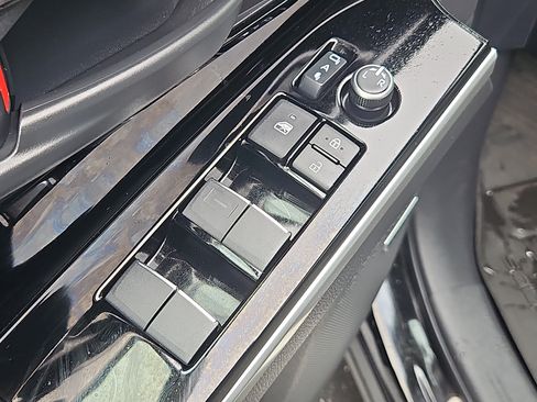 Certified 2024 Subaru Solterra AWD/4WD image 24