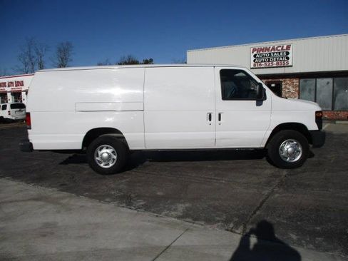 Used 2010 Ford E-350 and Econoline 350 Extended Super Duty image 28