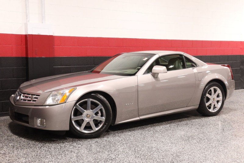 Used 2005 Cadillac XLR RWD image 18