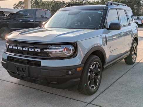 Used 2022 Ford Bronco Sport Outer Banks w/ Tech Package image 2