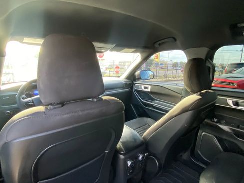 Used 2020 Ford Explorer XLT image 17