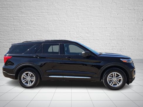 Used 2023 Ford Explorer XLT w/ Equipment Group 202A RWD image 5