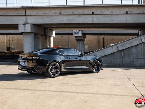 Used 2020 Chevrolet Camaro SS image 21