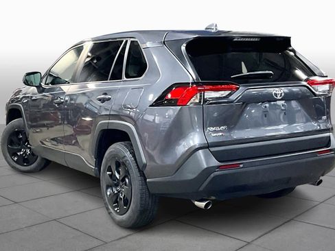Used 2022 Toyota RAV4 LE image 11