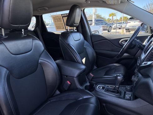 Used 2019 Jeep Cherokee Latitude Plus w/ Cold Weather Group image 30