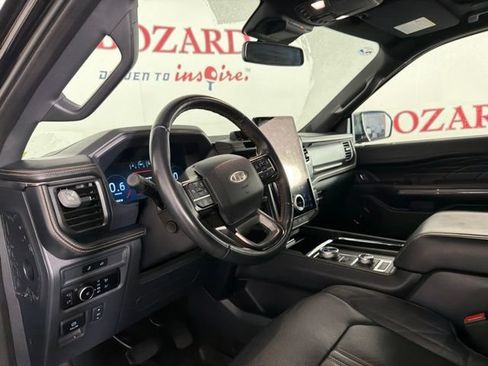 Used 2023 Ford Expedition Platinum AWD/4WD image 12