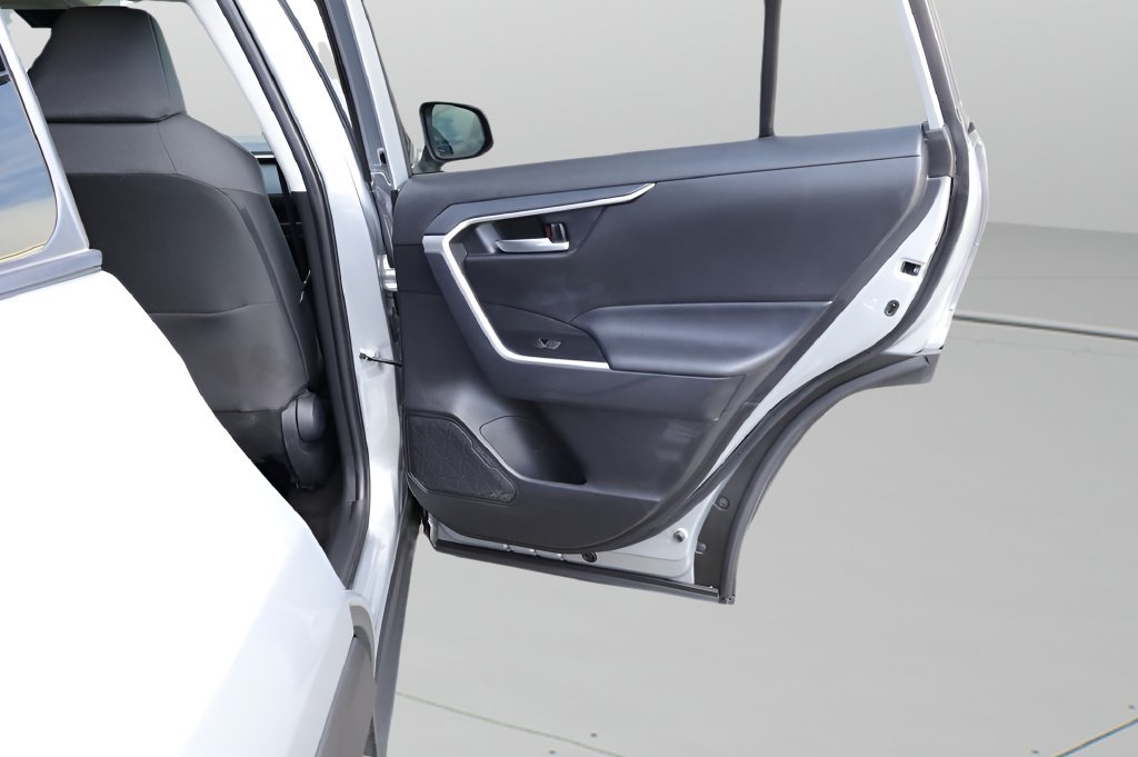 Certified 2025 Toyota RAV4 XLE AWD/4WD image 15