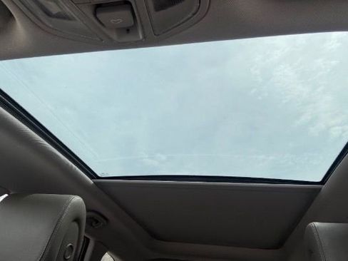 Used 2017 Hyundai Santa Fe Limited w/ Cargo Package FWD image 9