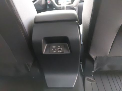 Used 2025 Subaru Crosstrek 2.0i Premium image 14