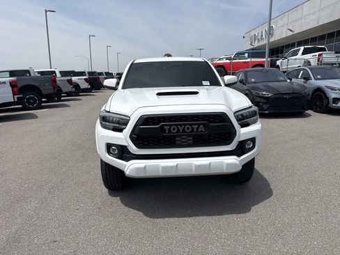 Used 2023 Toyota Tacoma TRD Sport w/ Technology Package RWD image 2