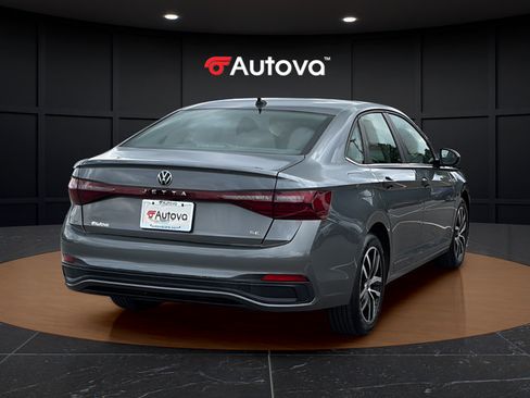 Used 2025 Volkswagen Jetta SE FWD image 5