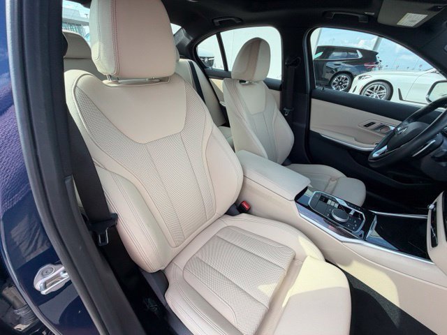 Used 2024 BMW 330i Sedan w/ Premium Package RWD image 34