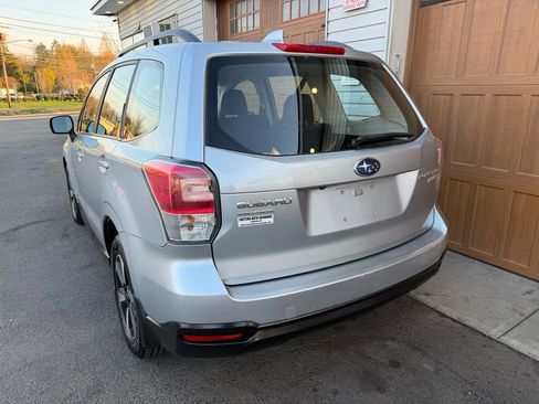 Used 2017 Subaru Forester 2.5i w/ Alloy Wheel Package image 5