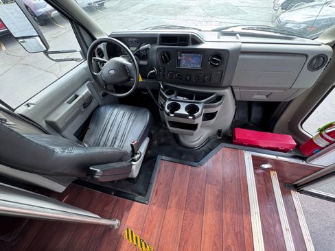 Used 2016 Ford E-450 and Econoline 450 Super Duty w/ Shuttle Bus Prep Package RWD image 3