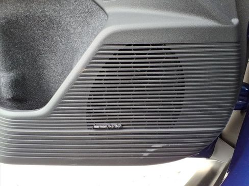 New 2026 Subaru Outback Premium image 19