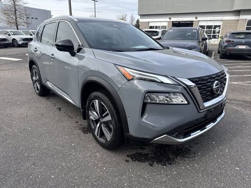 Used 2021 Nissan Rogue Platinum image 8