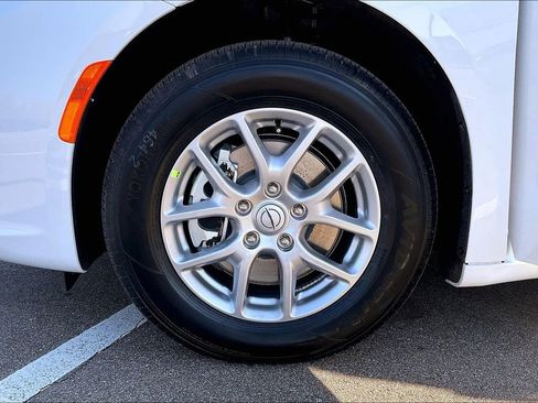 New 2026 Chrysler Pacifica Select image 12