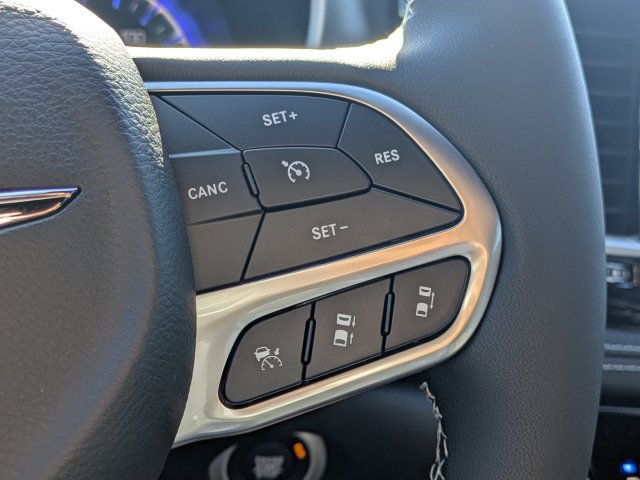 New 2026 Chrysler Pacifica Select FWD image 29