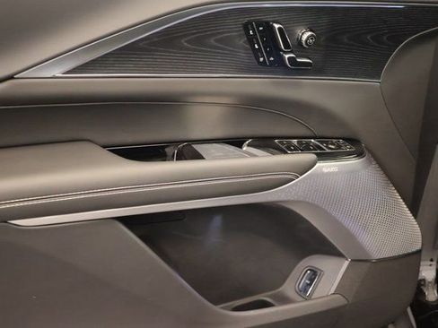 New 2026 Cadillac Lyriq Signature Luxury image 7