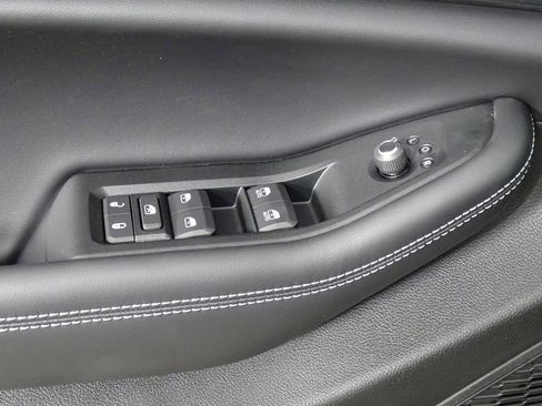 New 2025 Jeep Grand Cherokee Laredo image 17