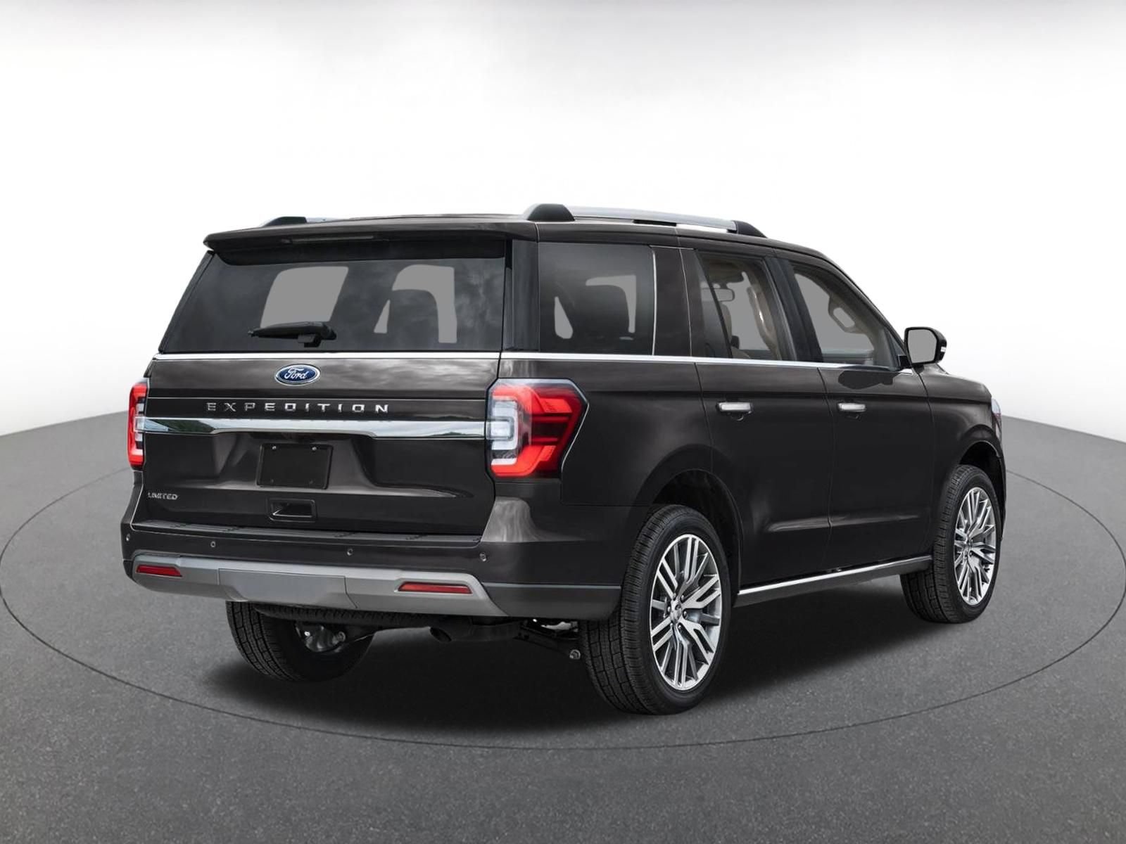 Used 2024 Ford Expedition Limited RWD image 2