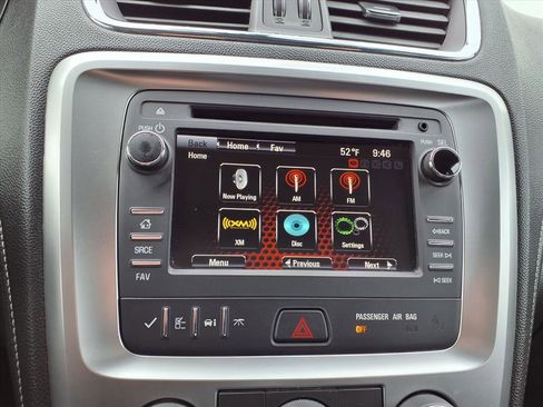 Used 2015 GMC Acadia SLE image 4