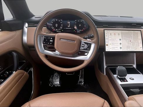 Used 2025 Land Rover Range Rover SE AWD/4WD image 5