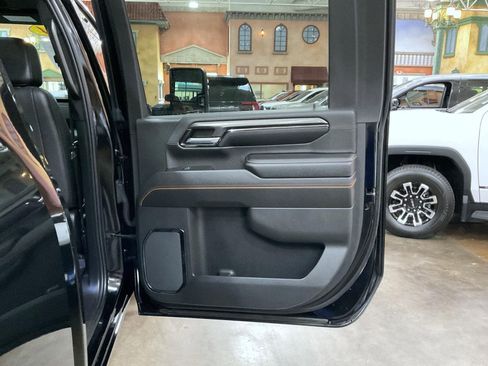 Used 2024 GMC Sierra 2500 AT4 w/ Technology Package image 17