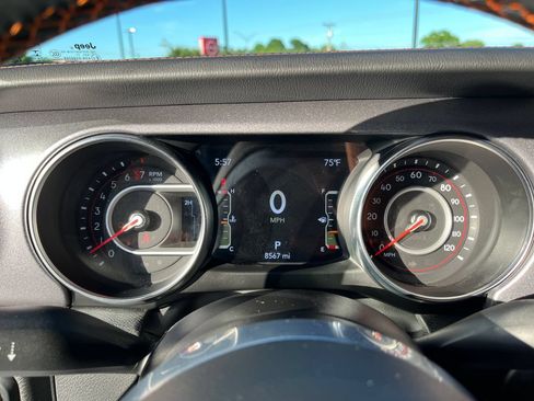 Used 2022 Jeep Gladiator Mojave w/ LED Lighting Group AWD/4WD image 13