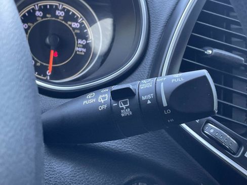 Used 2020 Jeep Cherokee Latitude FWD image 22