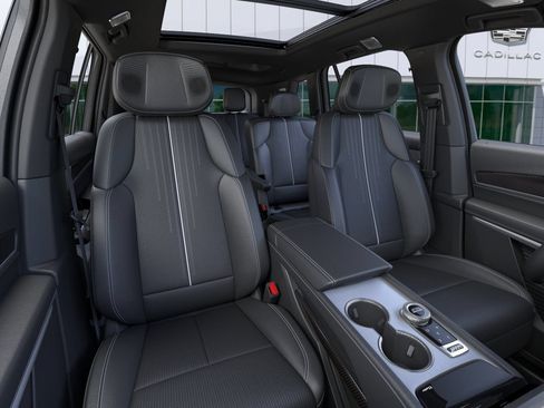 New 2027 Cadillac Vistiq Sport w/ LPO, Floor Liner Package AWD/4WD image 23
