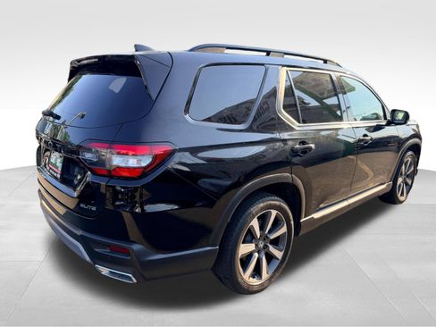 Used 2024 Honda Pilot Elite image 6