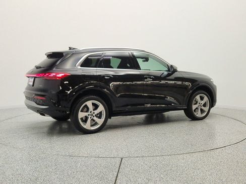 Used 2025 Audi Q5 Premium Plus w/ Premium Plus AWD/4WD image 5