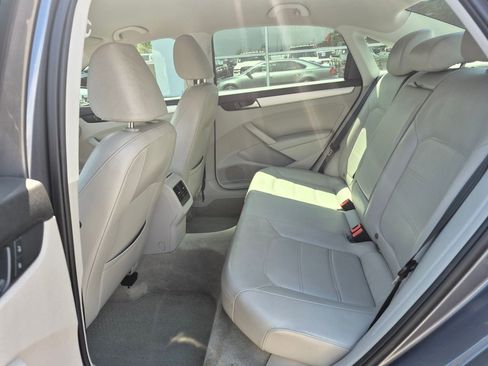 Used 2013 Volkswagen Passat 2.5 SE image 12