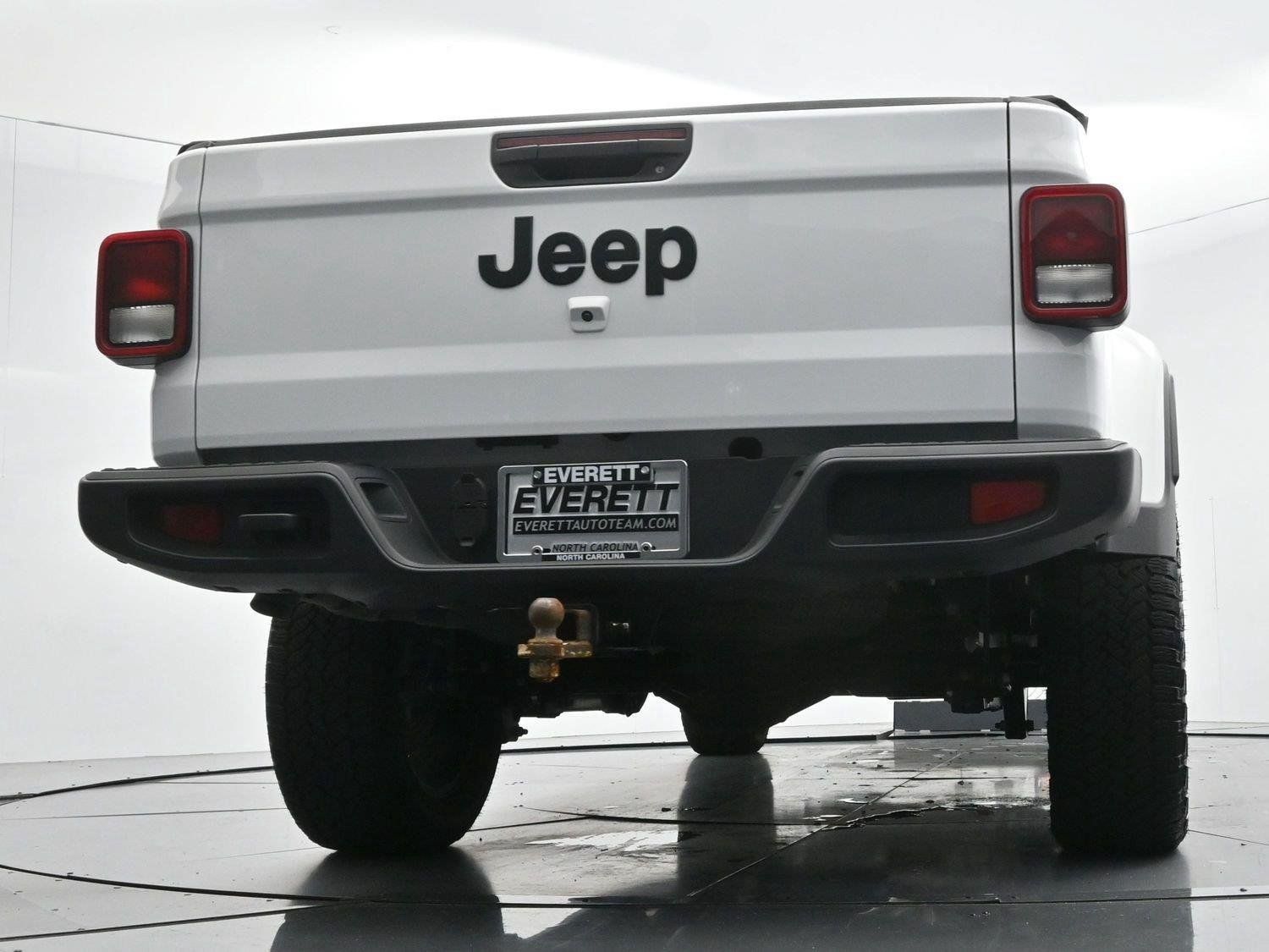 Used 2025 Jeep Gladiator Sport AWD/4WD image 46