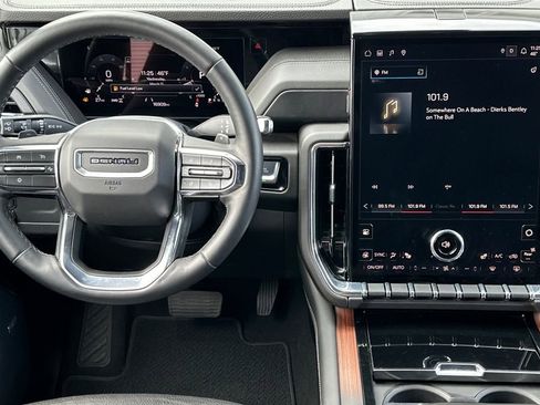 Used 2025 GMC Yukon Denali image 14