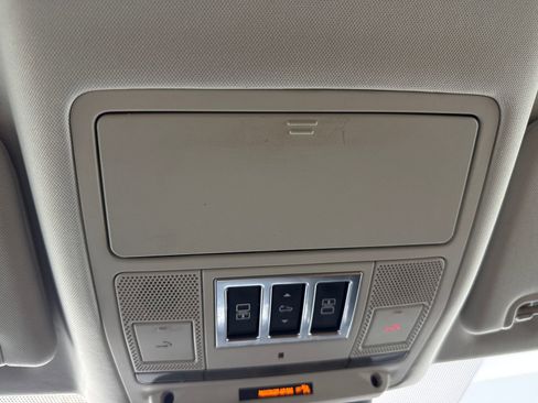 Used 2019 Land Rover Discovery HSE AWD/4WD image 33