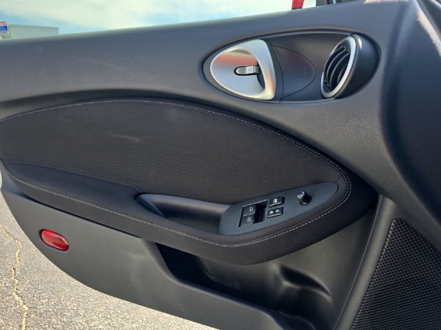 Used 2020 Nissan 370Z Coupe RWD image 25