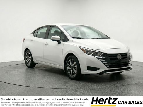 Used 2025 Nissan Versa SV image 1